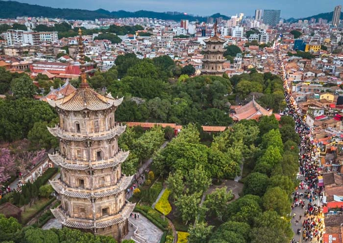 1 Day Quanzhou Tour From Xiamen: Follow Marco Polo & Explore The City of Light