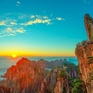 3 Days Huangshan Essence Tour: Yellow Mountain & Hongcun Village, Tunxi Old Street
