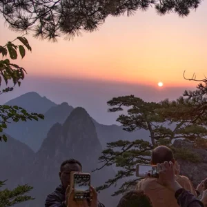 4 Day Huangshan Heritage Tour: Yellow Mountain, Hongcun & Xidi Ancient Villages