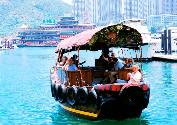 4 Days Hong Kong Guangzhou Tour with Different Cultures, Cuisine & Skyline