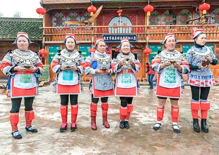 6 Days Popular Guizhou Tour: Huangguoshu, Fanjingshan & Kaili Miao Villages