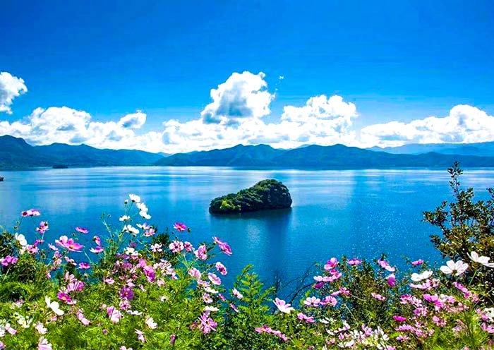 7 Days Yunnan Exploration Tour: Lijiang, Lugu Lake, Shangri-La