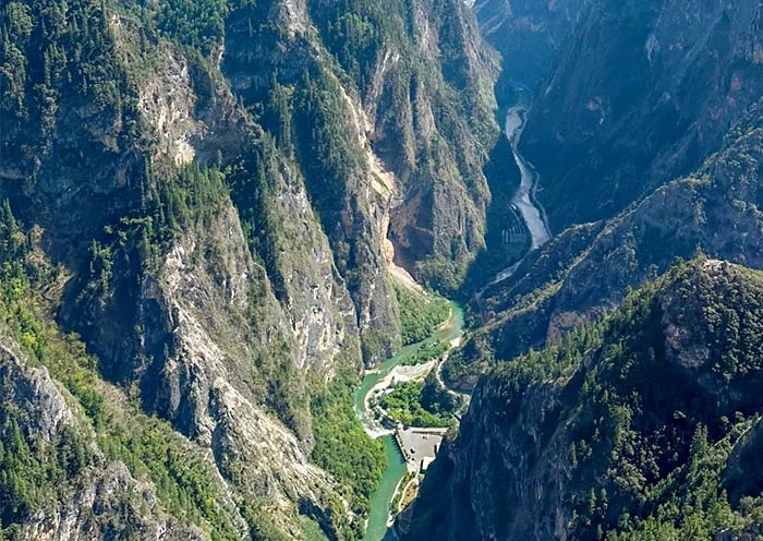 7 Days Yunnan Hiking Tour: Lijiang Shangri-La & Tiger Leaping Gorge Hike