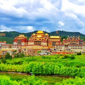 Why Yunnan Photography Tour? Yunnan is renowned as one of the best photography destinations in China. Our 10 Days Yunnan Photography Tour to Dongchuan Red Land, Kunming, Dali, Lijiang & Shangri-La is an excellent choice capturing the colorful beauty of Yunnan. Use your camera to Discover Yunnan, where natural splendor and cultural richness intersect.