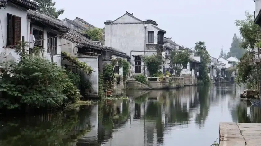 the ancient streets of Shaxi Ancient Town1