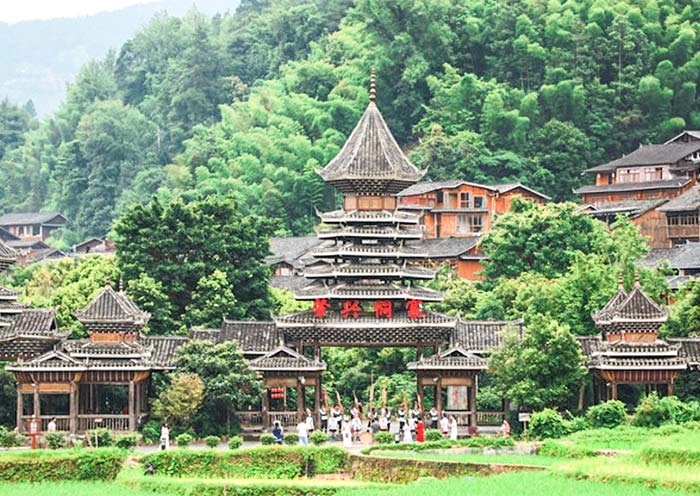 6 Days Chongqing Guizhou Tour: 3D Mountain City & Miao Dong Villages